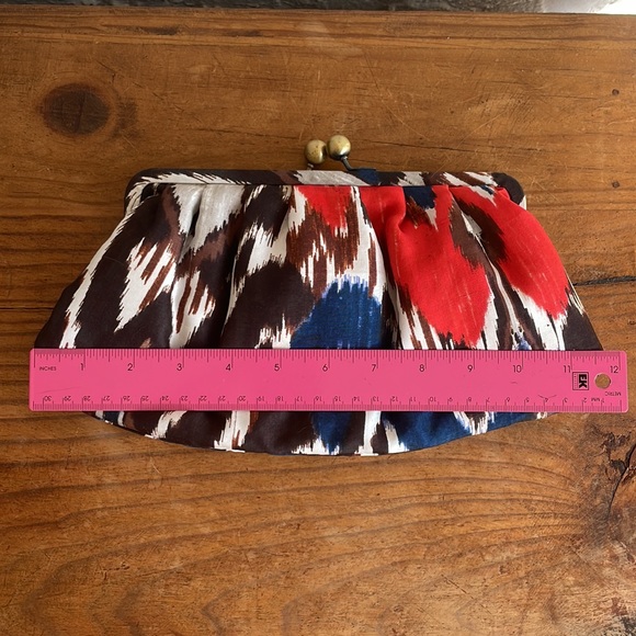 Chico’s Clutch - Picture 13 of 16